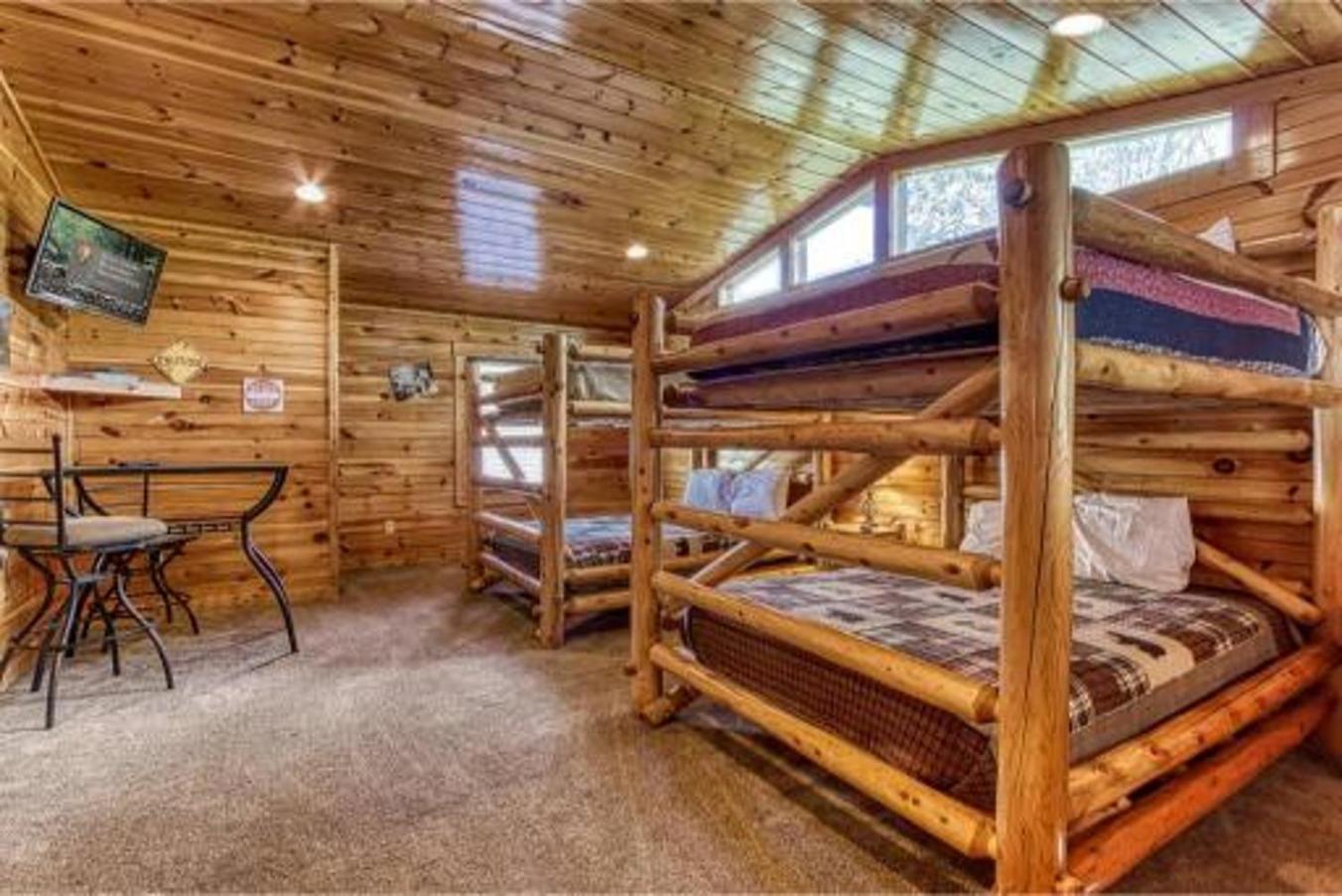 Dreams Come True With This Luxury Cabin! 蓋特林堡 外观 照片