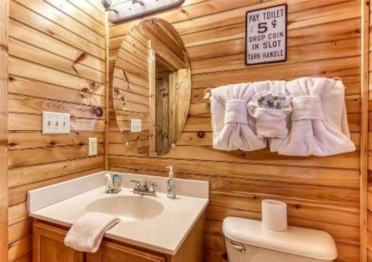 Dreams Come True With This Luxury Cabin! 蓋特林堡 外观 照片