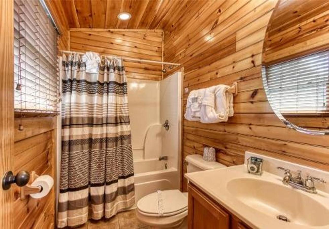 Dreams Come True With This Luxury Cabin! 蓋特林堡 外观 照片