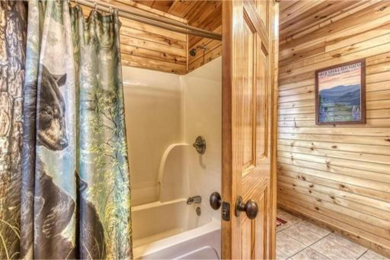 Dreams Come True With This Luxury Cabin! 蓋特林堡 外观 照片