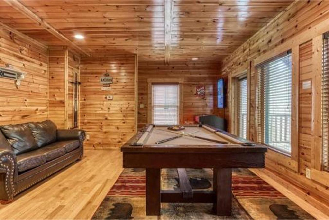 Dreams Come True With This Luxury Cabin! 蓋特林堡 外观 照片