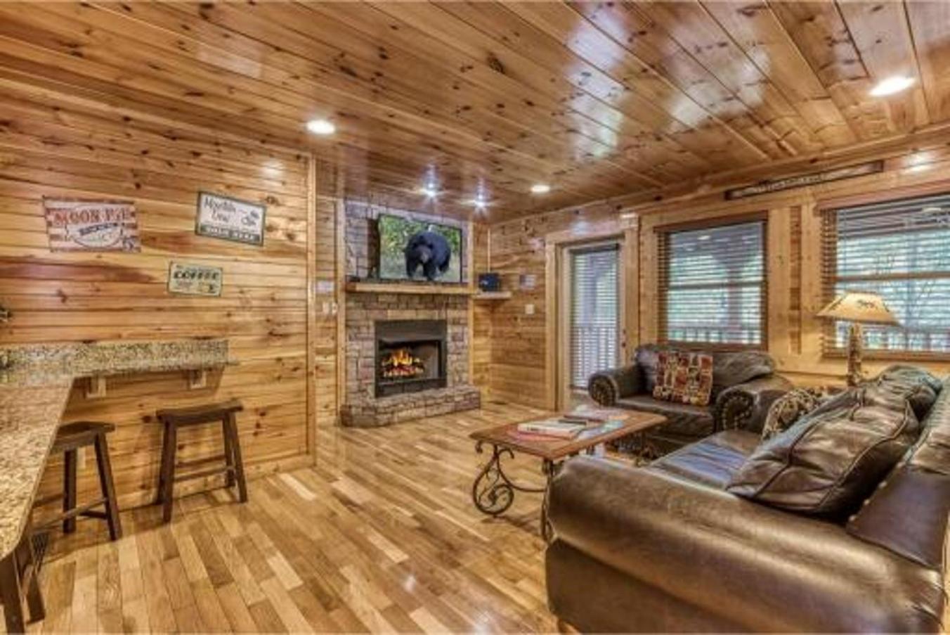 Dreams Come True With This Luxury Cabin! 蓋特林堡 外观 照片